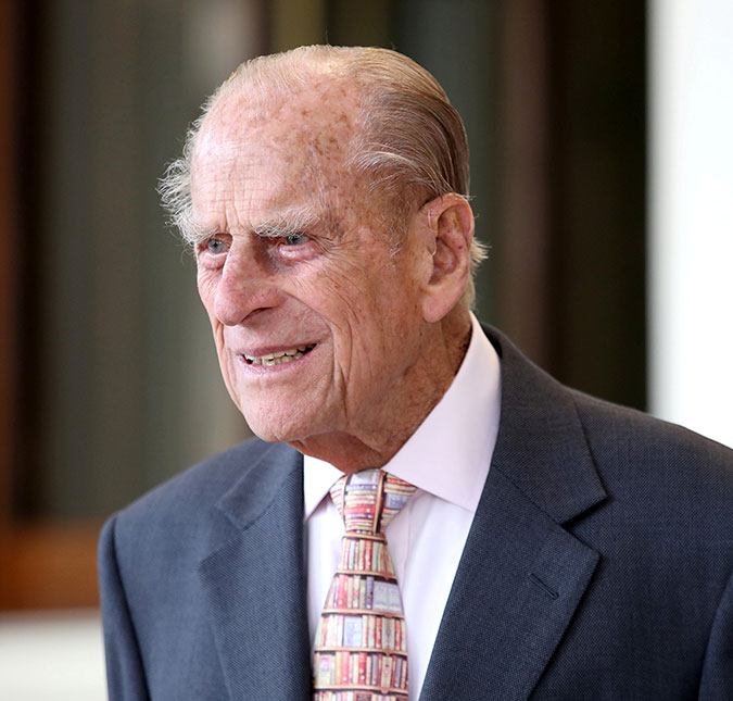 Acidente de carro do marido da Rainha Elizabeth II envolveu outro veículo que tinha um bebê: <i>- As pessoas poderiam ter morrido</i>