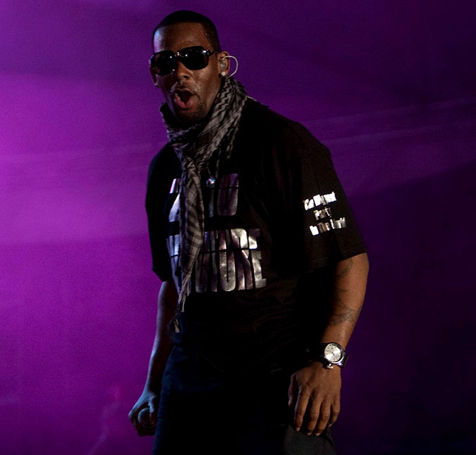 Após acusações de estupro, duas gravadoras encerram contratos com R. Kelly