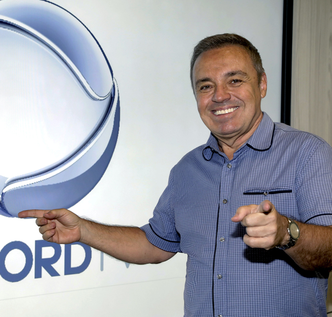Record TV renova contrato de Gugu Liberato por mais três anos