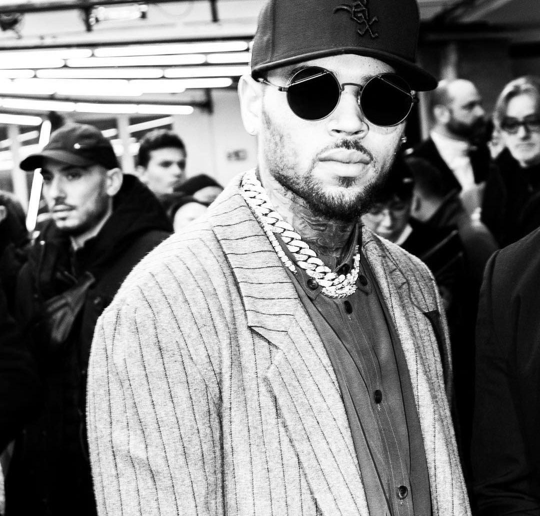 Chris Brown rebate acusação de estupro: <I>Essa vadia está mentindo</I>