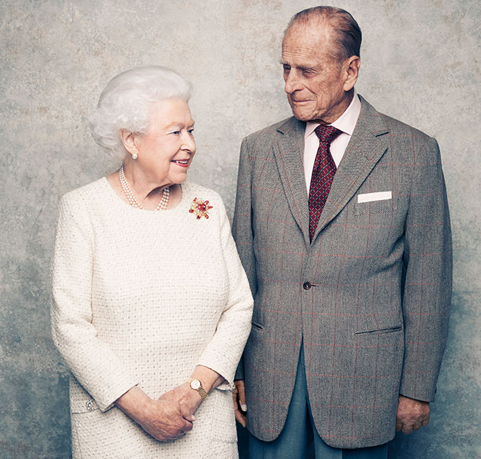 Após acidente, Rainha Elizabeth II pode impedir Príncipe Philip de dirigir