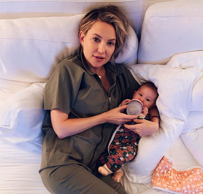 Kate Hudson rebate críticas após falar sobre criar sua filha com <i>abordagem sem gênero</i>