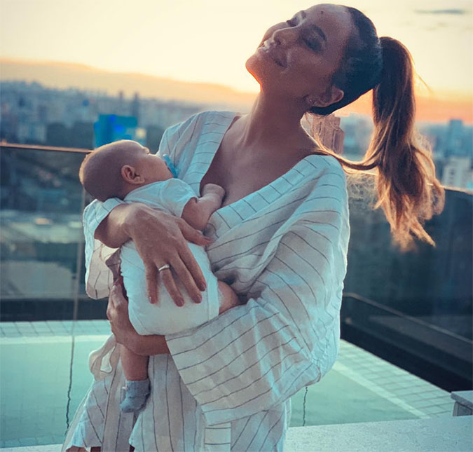 Sabrina Sato sobre sua mãe, Kika: <i>- Abandonou a vida dela para cuidar de mim e da Zoe</i>