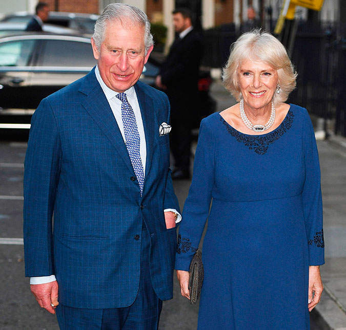 Homem afirma ser o filho que príncipe Charles e Camilla Parker Bowles tiveram na adolescência