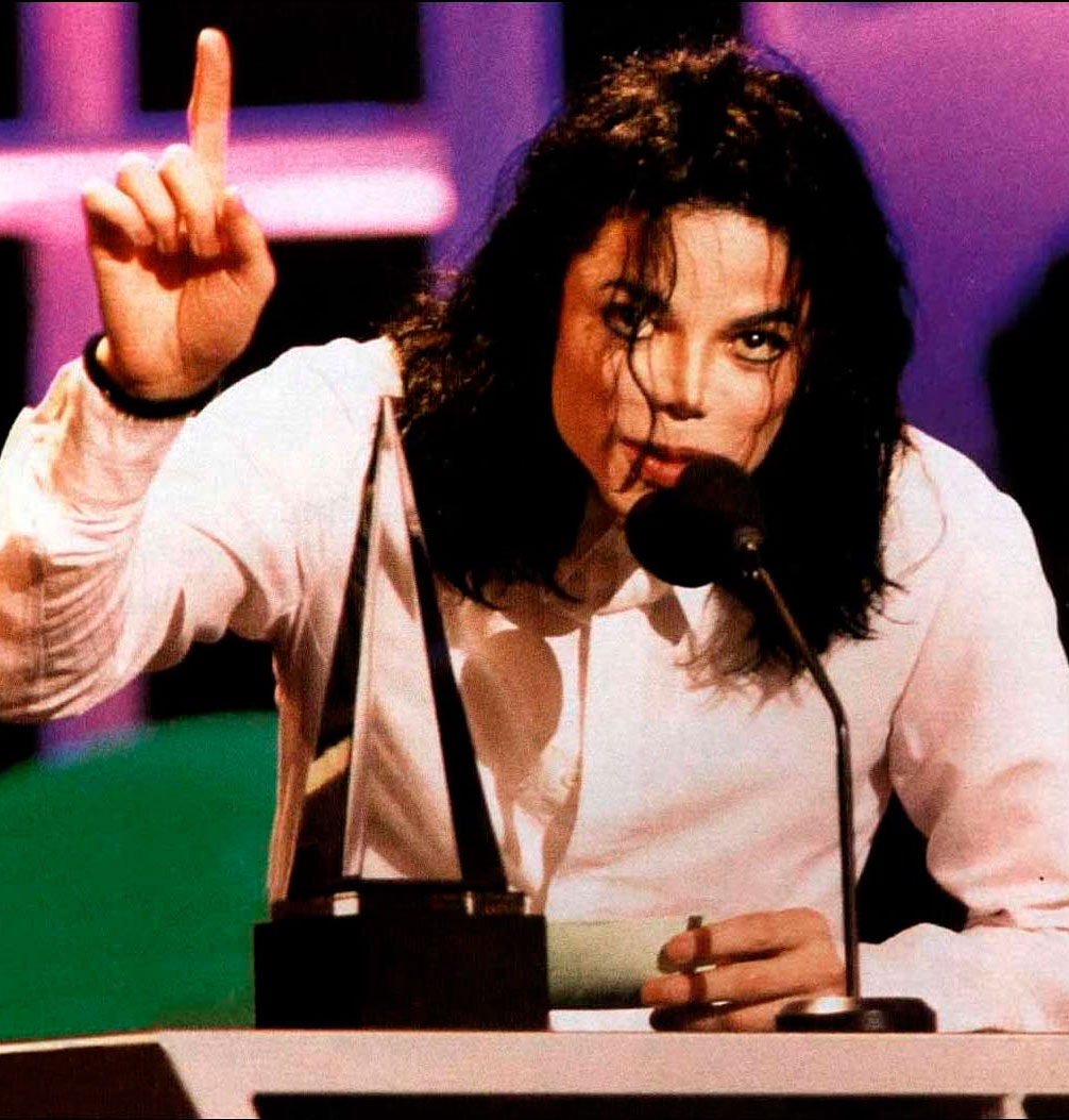 Carta em que Michael Jackson agradece seu guarda-costas por ter sido um pai para ele vai à leilão por mais de 68 mil reais