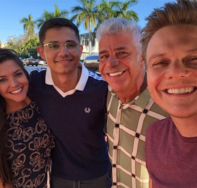 Michel Teló e Thais Fersoza curtem férias em Miami