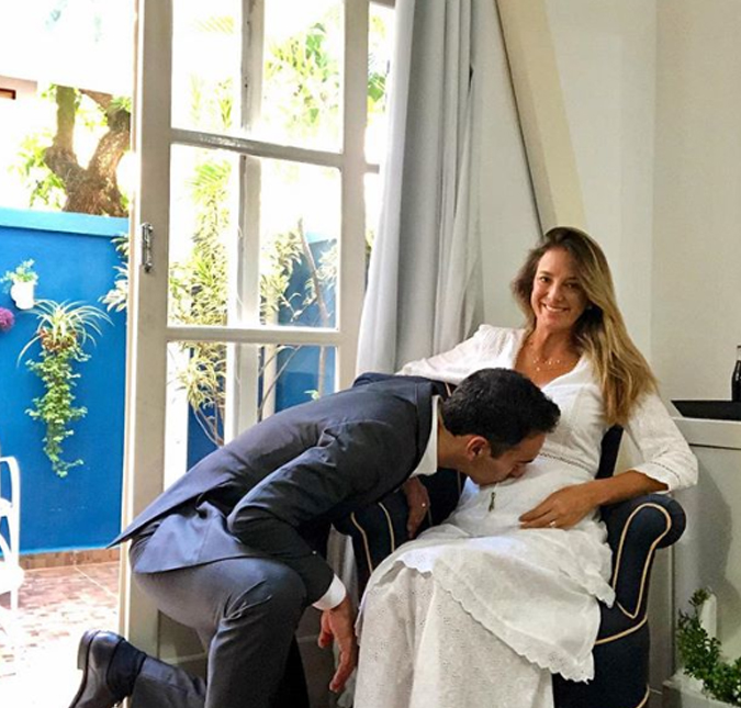 César Tralli beija barriga de Ticiane Pinheiro e faz uma linda declaração