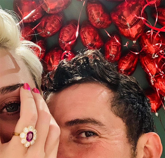 Aliança de noivado de Katy Perry é avaliada em 22 milhões de reais