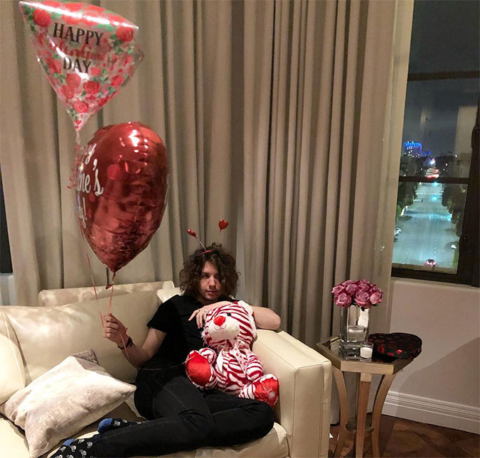 Lucas Jagger faz piada com o <i>Valentine's Day</i> e diverte seguidores!