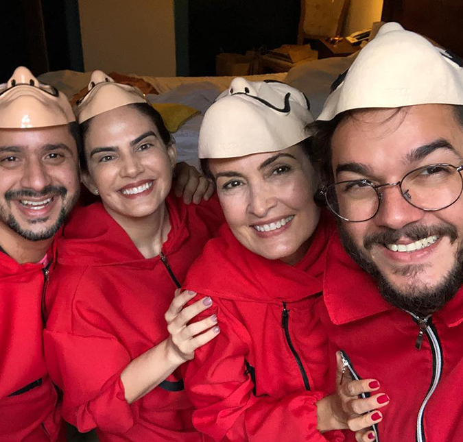 Fátima Bernardes e Túlio Gadêlha curtem bloco de pré-Carnaval disfarçados; assista!