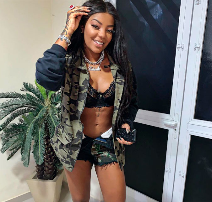 Ludmilla rebola de fio-dental em <i>show</i> e recebe elogios de fãs ao exibir barriga sarada