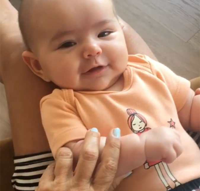 Zoe, filha de Sabrina Sato, encanta em vídeo, assista!
