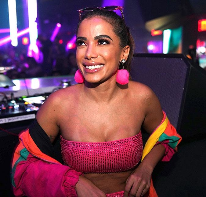 Poliglota, Anitta se confunde em entrevista em espanhol e vídeo viraliza na <I>internet</I>