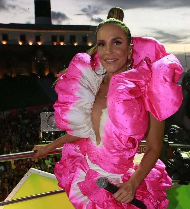 Ivete Sangalo Volta Ao Carnaval E Se Declara Aos Fas E Um Casamento Entre A Gente Porque Jamais Vamos Nos Separar Estrelando