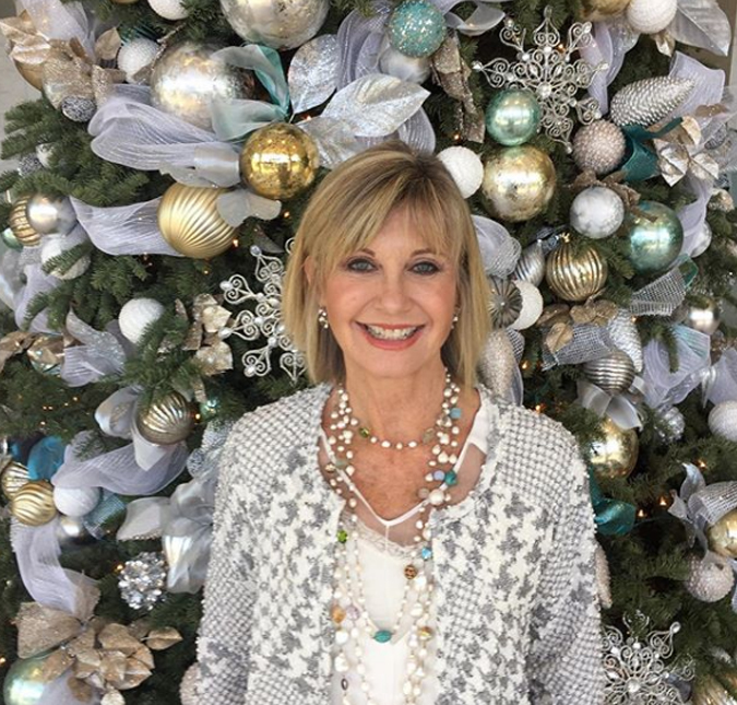 Olivia Newton-John comenta sobre câncer incurável