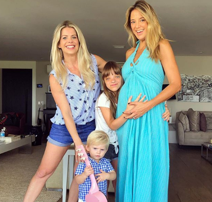 Ticiane Pinheiro curte o dia juntinho com Karina Bacchi