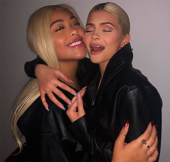 Após episódio de traição, Kylie Jenner e Jordyn Woods estariam fazendo as pazes, diz <i>site</i>