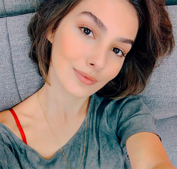 Marina Moschen teria passado mal durante gravações de <i> Verão 90</i>, diz colunista