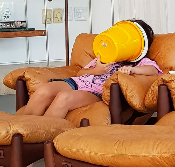 Grávida, Tatá Werneck diverte ao publicar foto com balde no rosto por causa dos enjoos