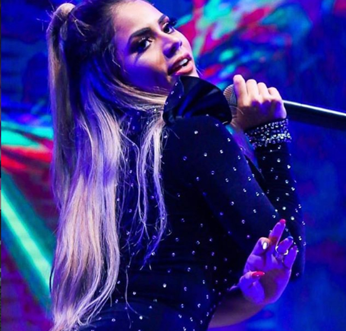 Bloco de Lexa é cancelado em São Paulo e cantora posta vídeo aos prantos no <i>Instagram</i>