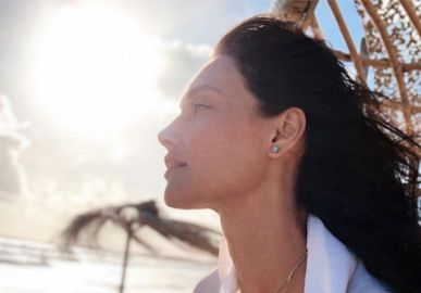Débora Nascimento faz desabafo sobre a separação: <i>Mantive meu silêncio justamente para não expôr mais uma mulher</i>