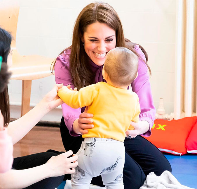 Kate Middleton revela que príncipe Louis está <i>bombando</i> com seu andador, diz <i>site</i>