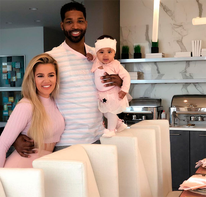 Ex de Khloé Kardashian, Tristan Tompson não está sendo um pai presente, diz <i>site</i>