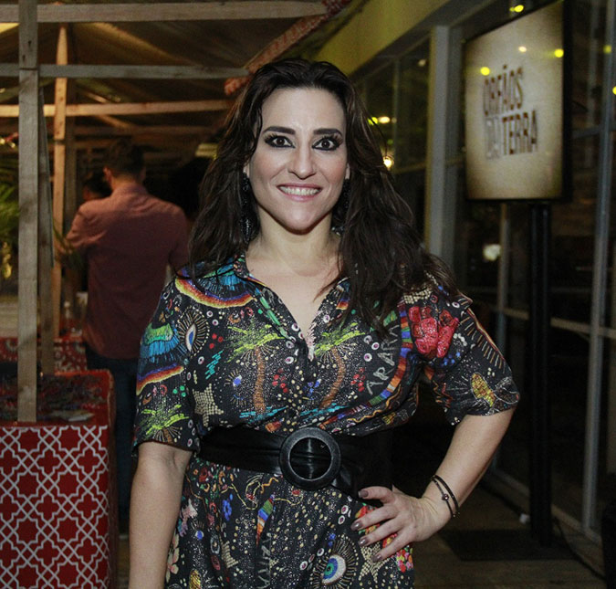 Após emagrecer 46 quilos, Simone Gutierrez revela: <i>Recebia mais cantadas quando era gordinha</i>