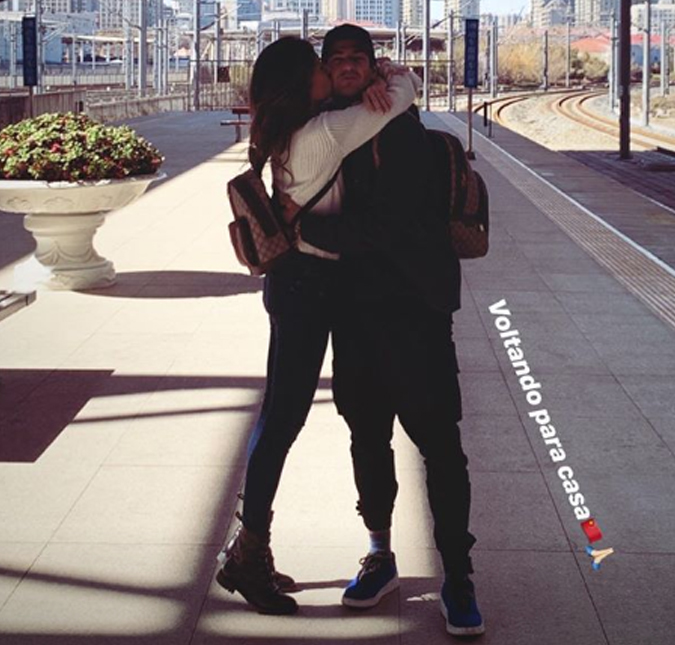 Rebeca Abravanel vai buscar Pato na China e compartilha foto dos dois juntinhos