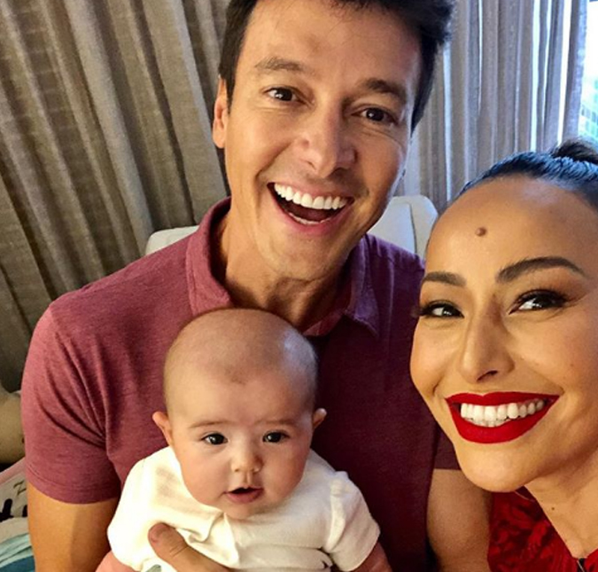 Rodrigo Faro posta foto com Zoe e elogia Sabrina Sato: <i>- Virou uma mamãe incrível</i>