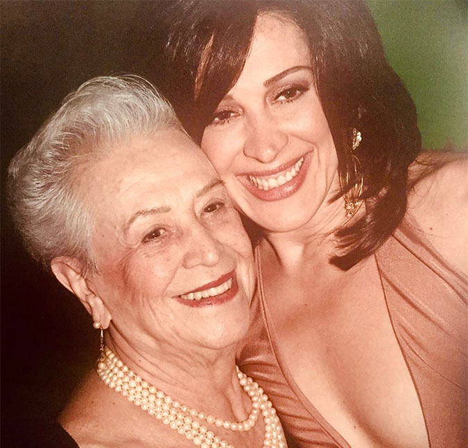 Claudia Raia presta nova homenagem após a morte da mãe: <i>Te amarei eternamente</i>