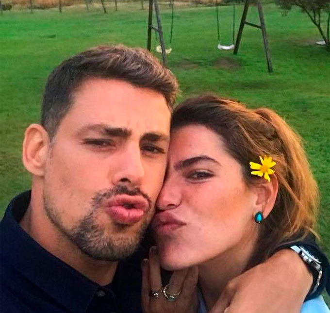 Cauã Reymond e Mariana Goldfarb estão planejando casamento intimista, diz jornal