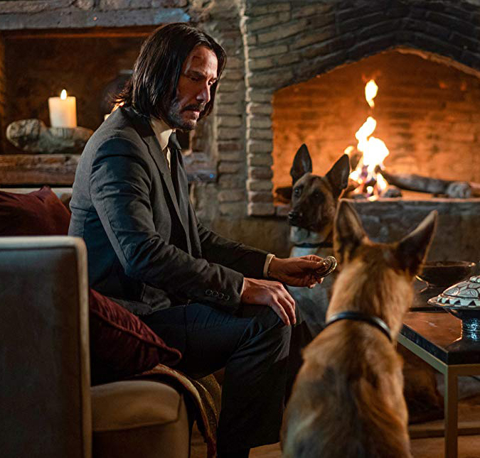 Keanu Reeves toma um verdadeiro susto após pouso de emergência de avião