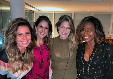 Giovanna Antonelli comemora aniversário intimista ao lado de Gloria Maria e Didi Wagner