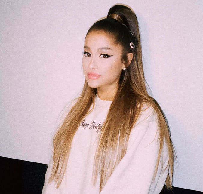Ariana Grande lança música nova em que dá a entender que é bissexual, saiba mais!