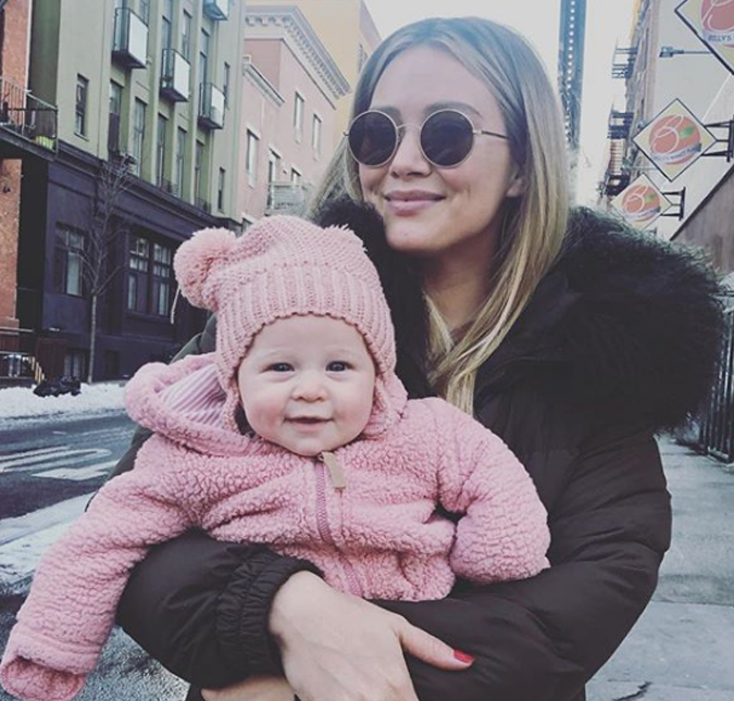 Após tentativa de ladrão entrar em sua casa, Hilary Duff se preocupa com a segurança da filha