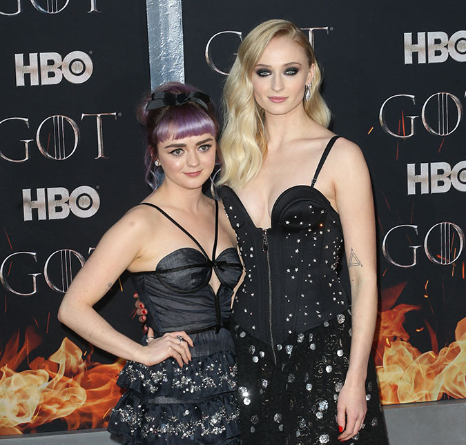 Sophie Turner revela que Maisie Williams será sua madrinha no casamento com Joe Jonas!