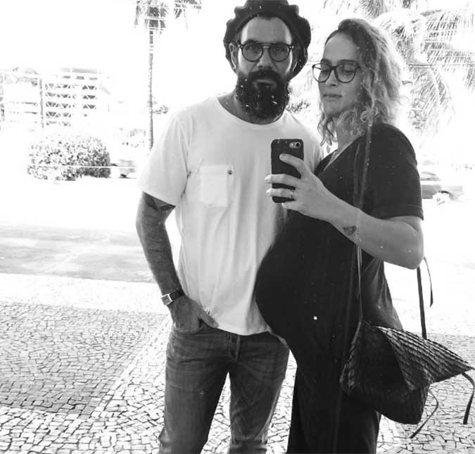 Juliano Cazarré e esposa anunciam nascimento do terceiro filho: <i>Venha conhecer a vida</i>