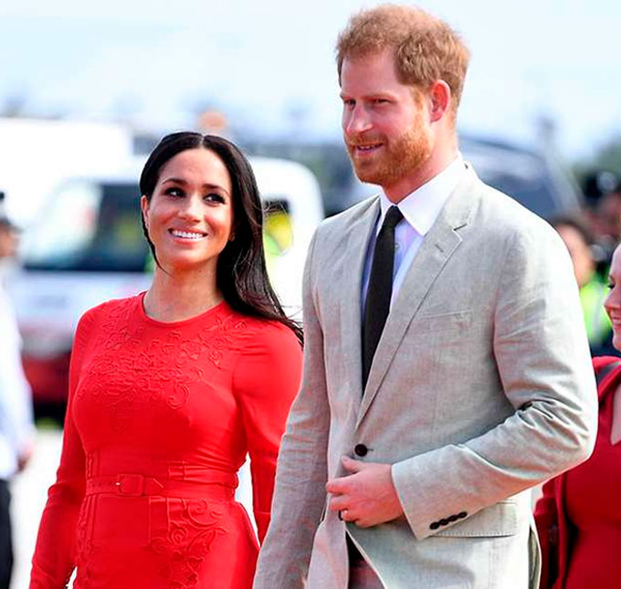 Meghan Markle e príncipe Harry mudaram de casa, pois se sentiam claustrofóbicos no Palácio de Kensington, diz revista