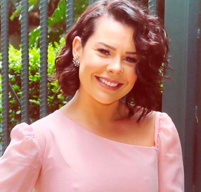 Fernanda Souza fala sobre descanso e manda recado: <i>- Eu não tirei ano sabático para engravidar, hein, gente!</i>