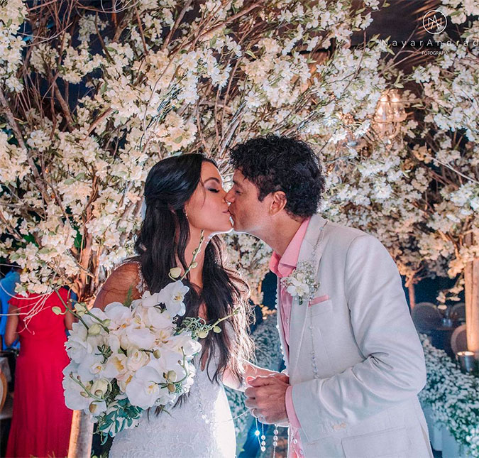 Jorge Vercillo e Martha Suarez se casam na Bahia