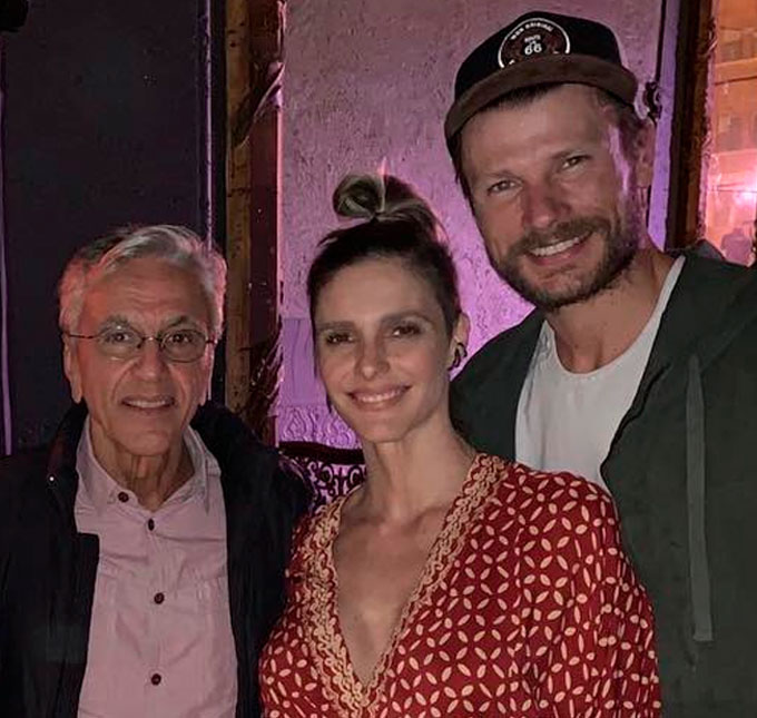 Grávida, Fernanda Lima curte <i>show</i> de Caetano Veloso com Rodrigo Hilbert