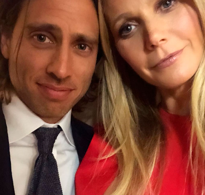 Seis meses após o casamento, Gwyneth Paltrow é flagrada discutindo com o marido em público, diz <i>site</i>