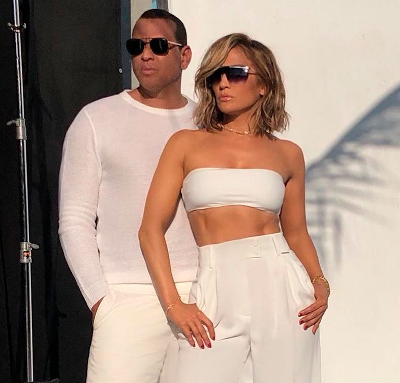 Jennifer Lopez rebate acusações de que Alex Rodriguez a tenha traído: - <I>Sei quem ele é</I>