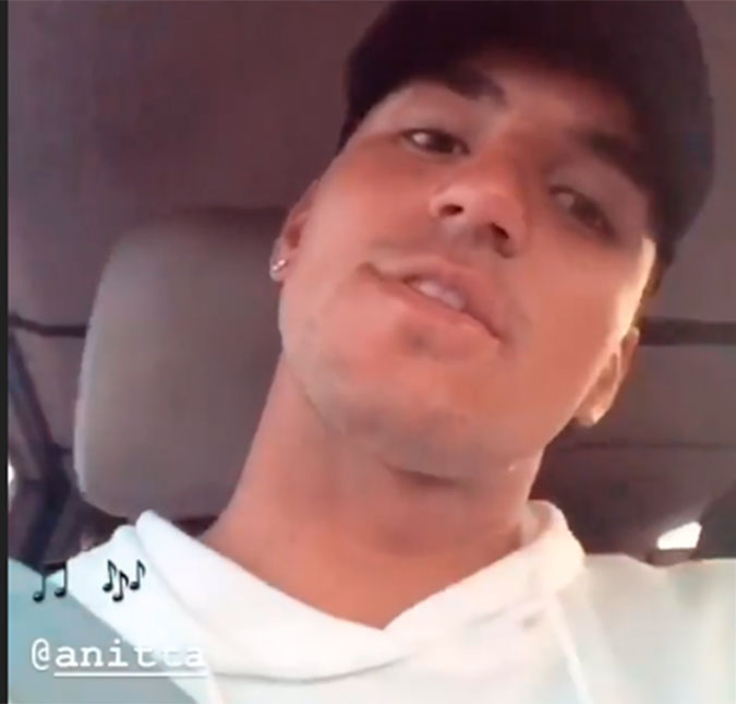 Gabriel Medina posta vídeo cantando música romântica de Anitta