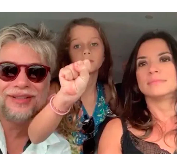 Fábio Assunção solta a voz e canta <i>Shallow</i> da Lady Gaga e Bradley Cooper ao lado de filha e morena misteriosa