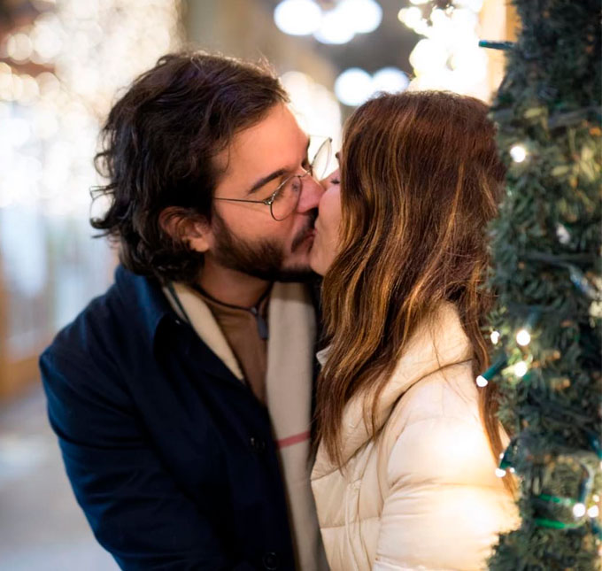 Fátima Bernardes encanta com foto beijando Túlio Gadêlha e a <i>internet</i> se derrete