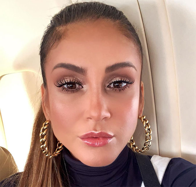 Claudia Leitte se envolve em polêmica e piloto de seu avião é preso, diz revista