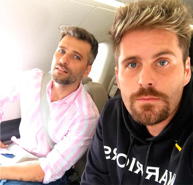Após polêmica na <i>internet</i>, Bruno Gagliasso e irmão se reencontram em festa, mas sentam em mesas separadas