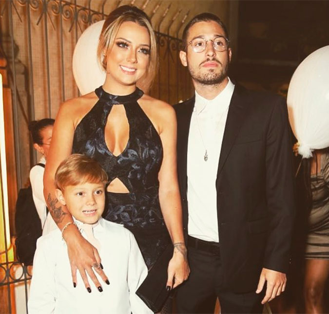 Grávida, Carol Dantas diz estar <I>intrigada</I> com tamanho de sua barriga: <I>- A Tatá Werneck já tem a barriga maior que a minha</I>